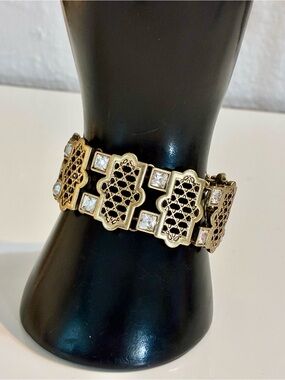 Gold-Tone Filigree Link Bracelet with Clear Stones Classic Timeless Lightweight